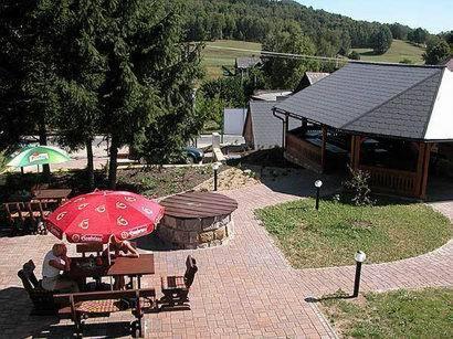 Restaurace A Penzion Ceska Hospoda Hermanice  Exterior photo